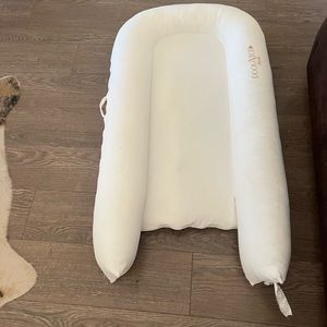 Dock a tot grand in great condition pristine white